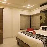 Oyo 10254 Hotel Taha Pride