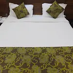 Hotel Flora Inn