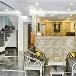 Oyo 75641 Vandan Villa Rooms Service Apartment