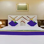 Treebo Premium Golden Bliss Trimurti Nagar Square