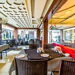 Fabhotel Loharkar 54
