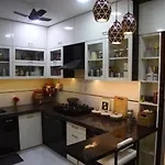 Avame 2Bhk Golden Theme Flat Near Airport