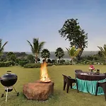 Stayvista\'S Lakeside Whispers - Lake & Mountain-View Villa With Lawn & Indoor-Outdoor Games