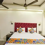 Fabhotel Parashar