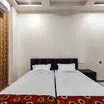 Basera Ac Dormitory & Rooms