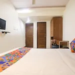 Fabhotel Dua Continental