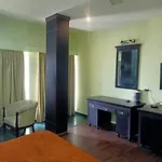 Hotel Skylark