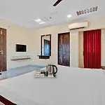 Townhouse 700 Hotel Krishna.