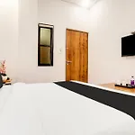 Super Hotel O Pardi Near Kalamna Market