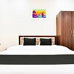 Hotel O Uts Stay In