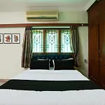 Hotel O The Grand Gateway Inn