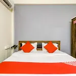 Hotel O The Crown Inn