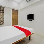 Hotel O Crossroad Rooms