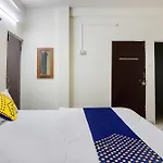 Spot On Hotel Blue Moon