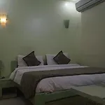 Hotel Parashar Check Inn