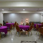 OYO Flagship 14060 Orient Inn Sadar