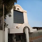 Oyo 10023 Hotel Satya