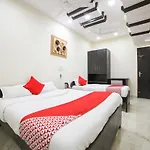 Oyo 15605 Ruchira Villa