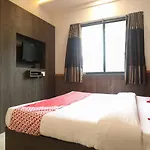 Oyo 15542 Hotel Shivala
