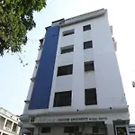 Oyo 890 Seven Suites Apartment