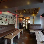 Treebo Trend Club Vna