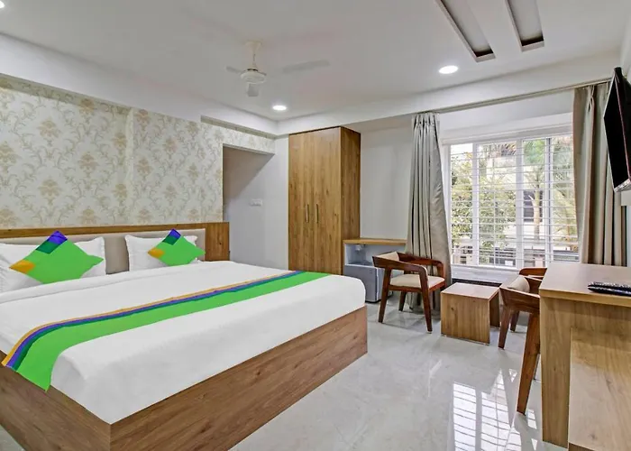 Treebo Chandraprasth Residency
