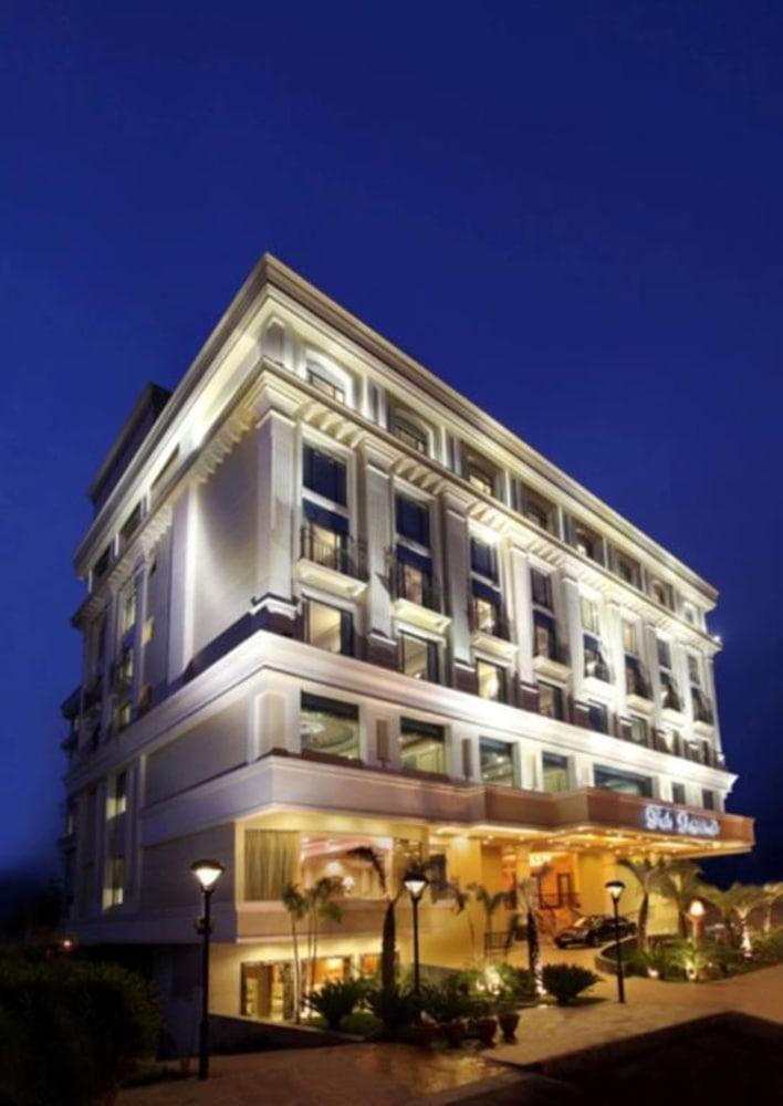 Hotel Tuli Interational 3*