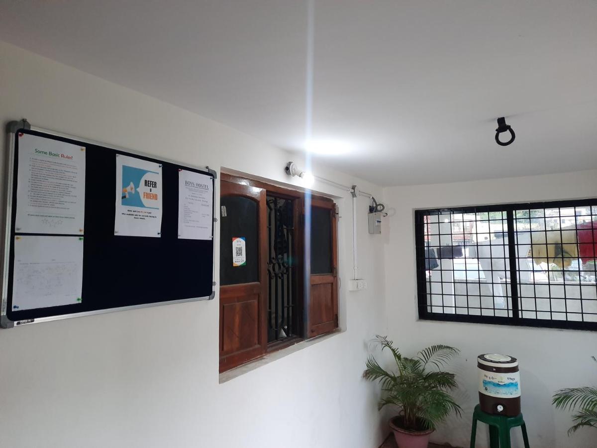 Beds & Boys Hostel Nagpur