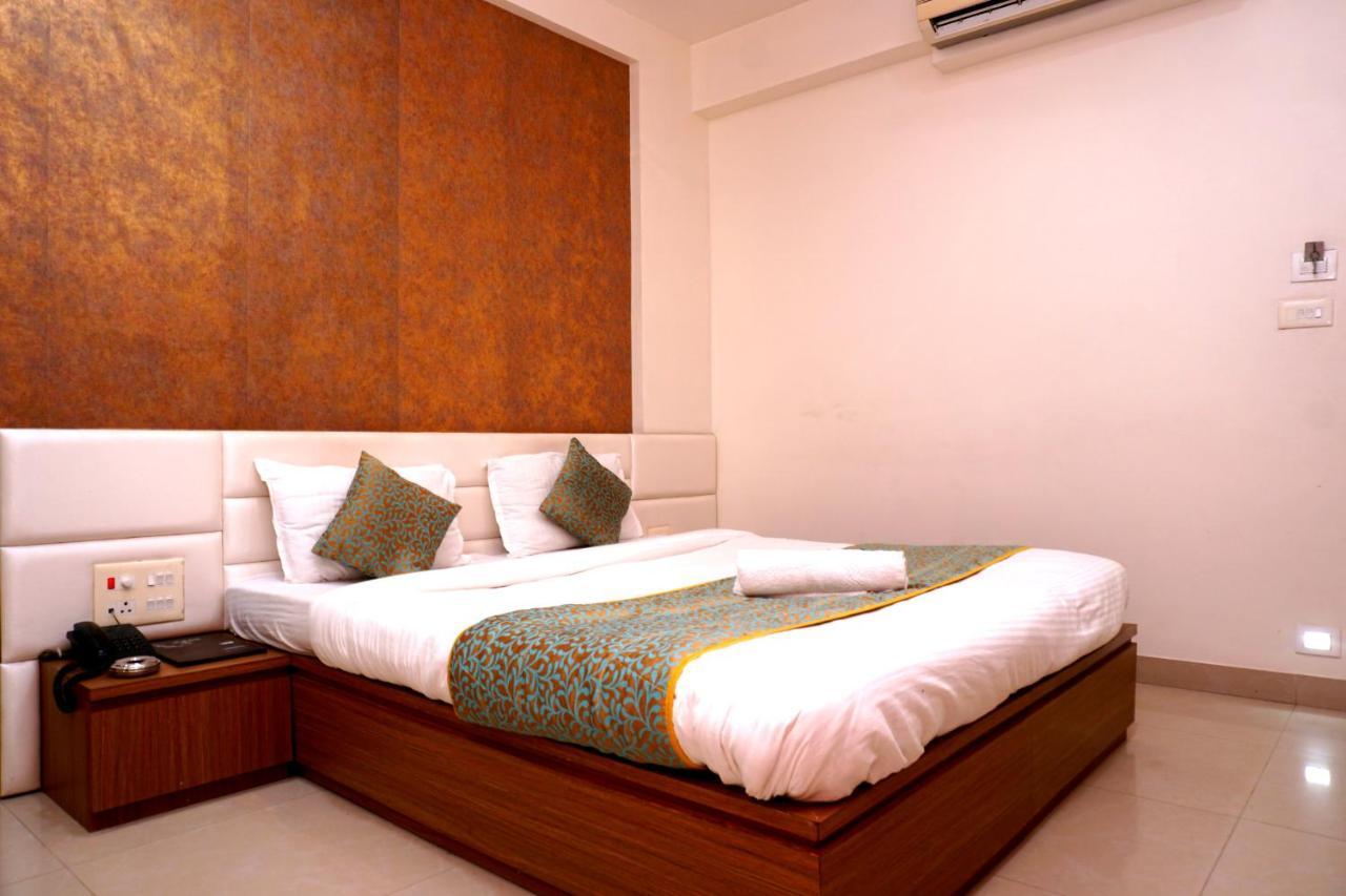 Shree Gayatri 3*
