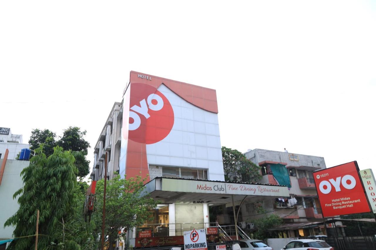 Oyo 15211 Midas Nagpur
