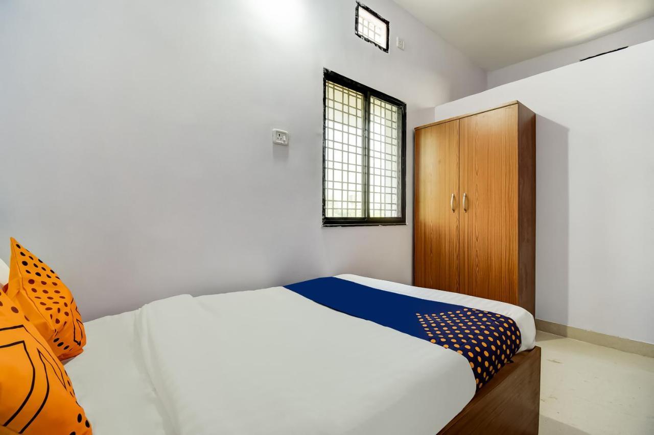 Spot On Purushottam Service Hotel 2*