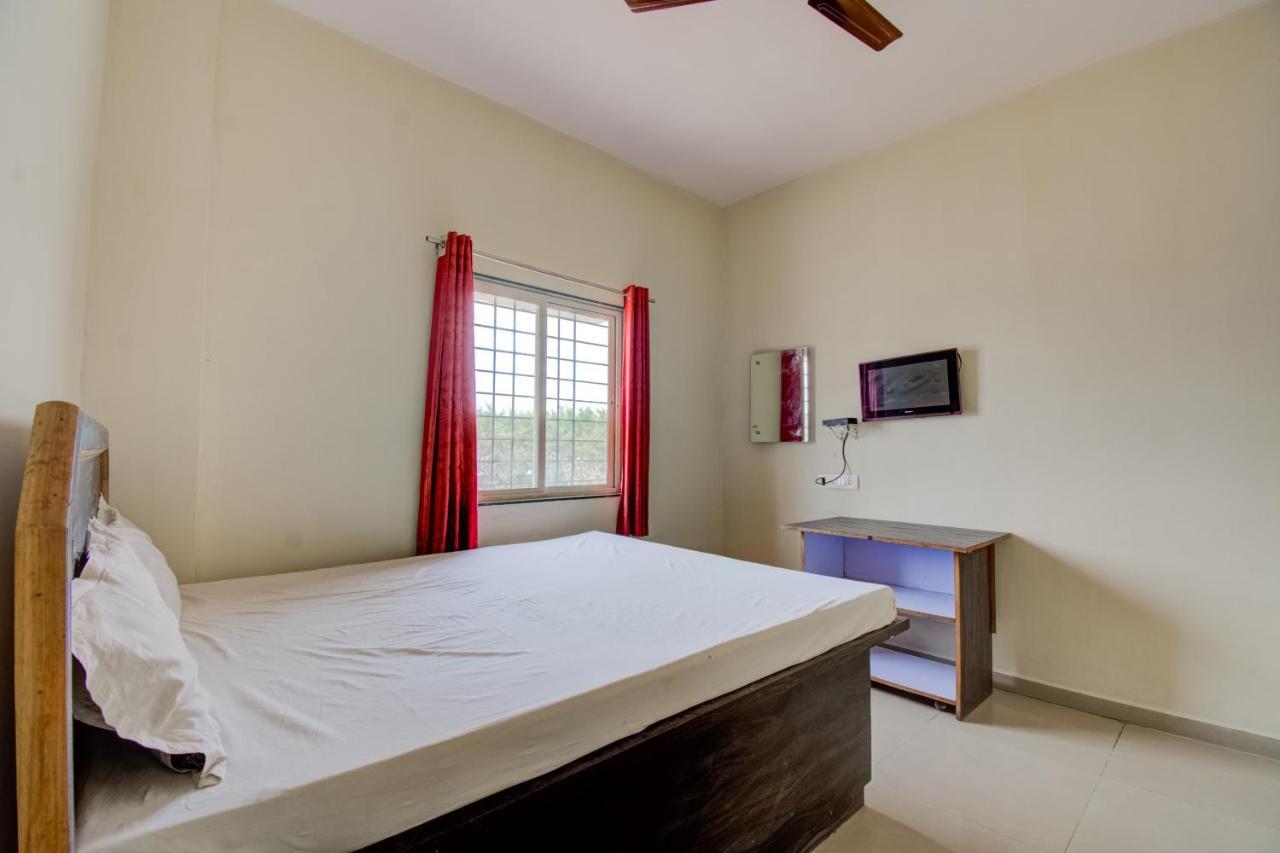 Spot On 75249 Topaz Lodging Hotel Nagpur