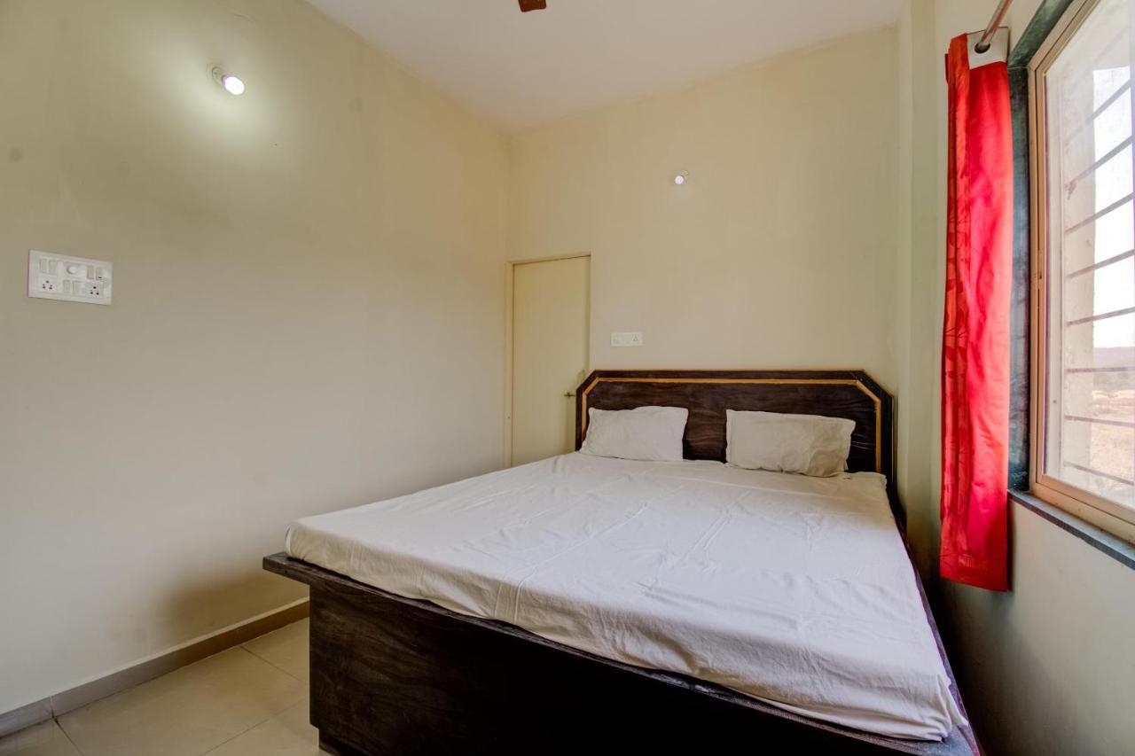Spot On 75249 Topaz Lodging 3* Nagpur