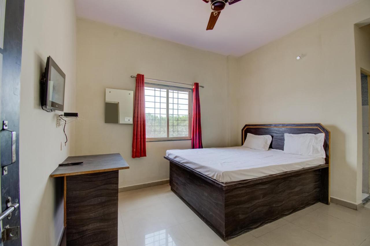 Spot On 75249 Topaz Lodging Hotel 3*