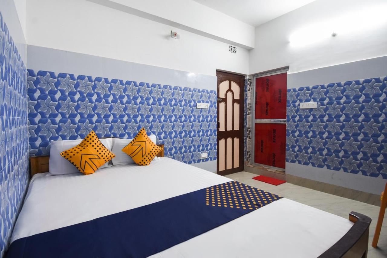 Collection O Orient Star 3* Nagpur