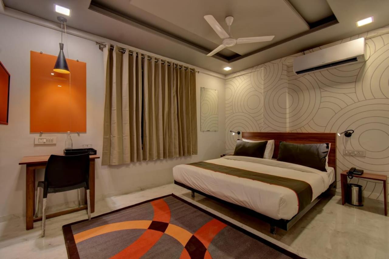Manomay Homes Hotel