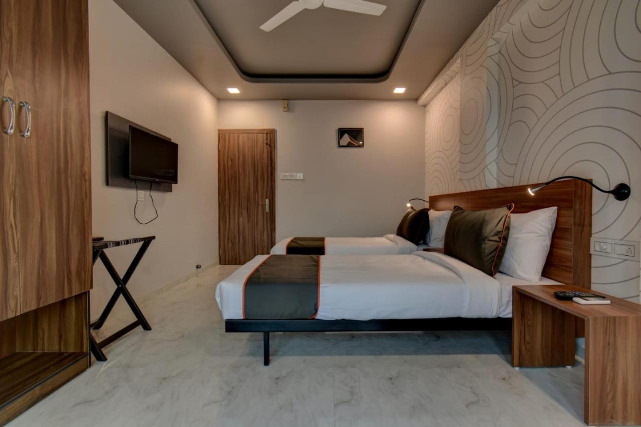 Manomay Homes Hotel