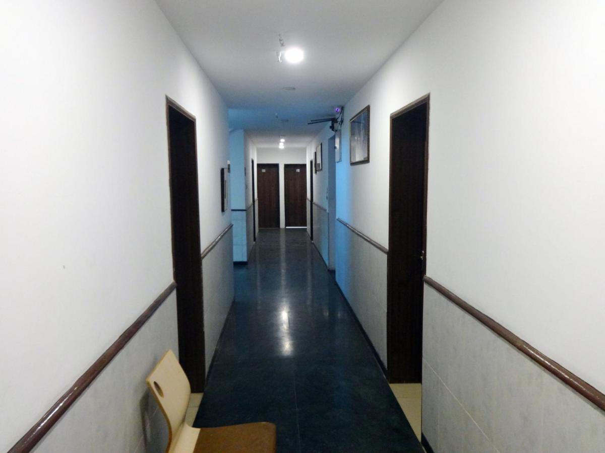 Flora Hotel 3*