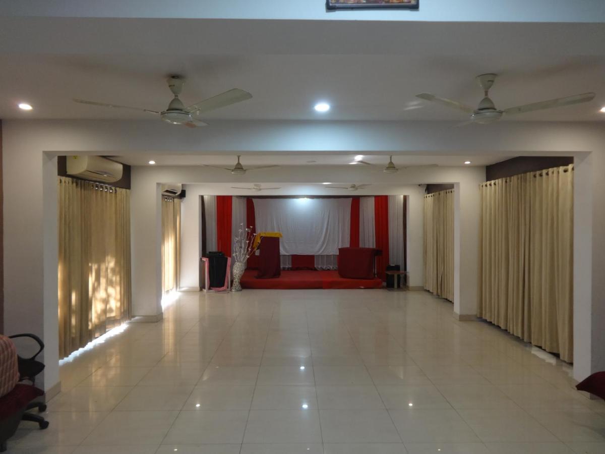 Hotel Flora 3*