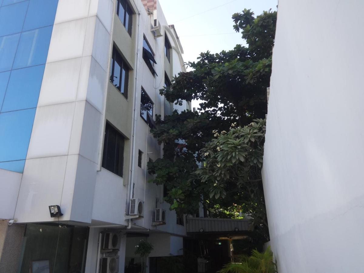 Hotel Flora