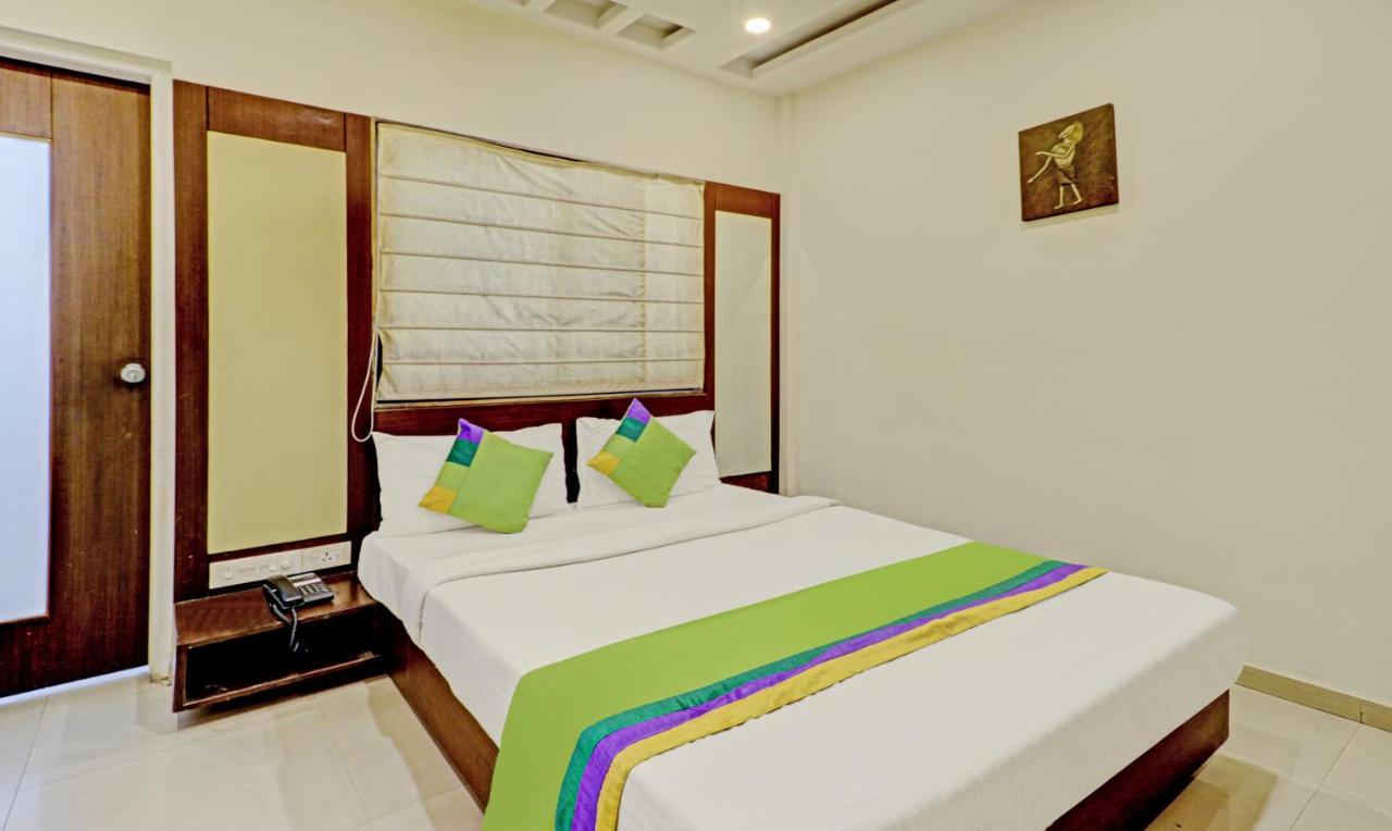 Treebo Trend Loharkar's Family Hotel