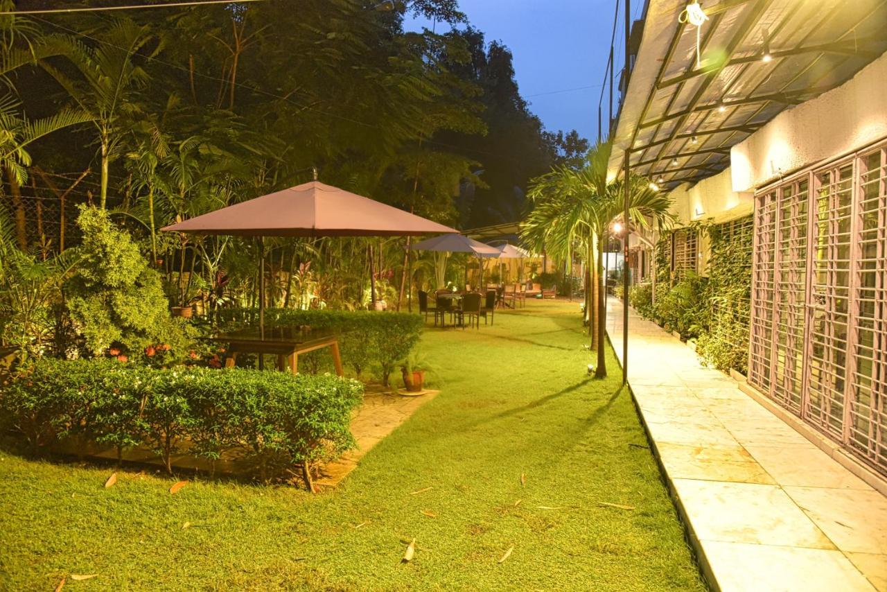 Royal Palms Luxury Service Hotel