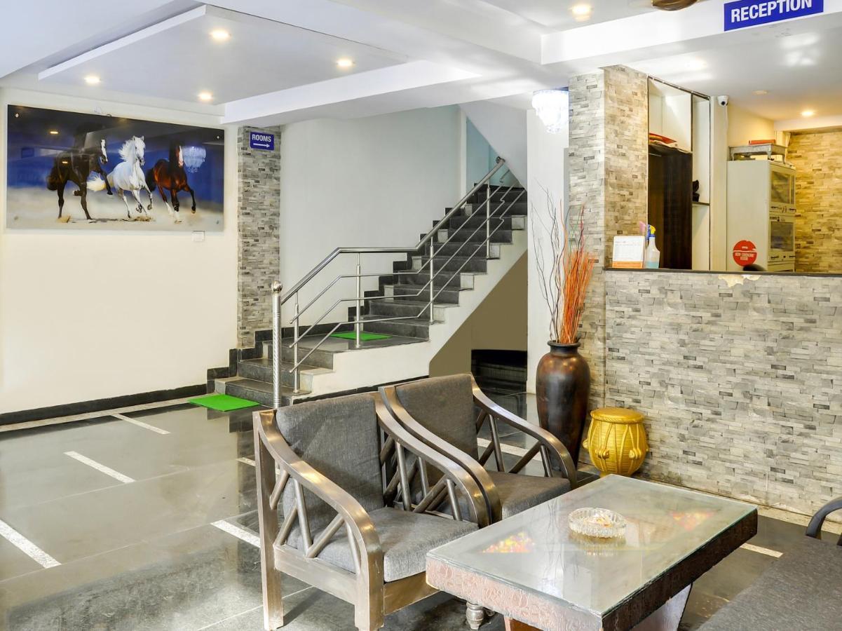 Oyo 75641 Vandan Service Hotel Nagpur