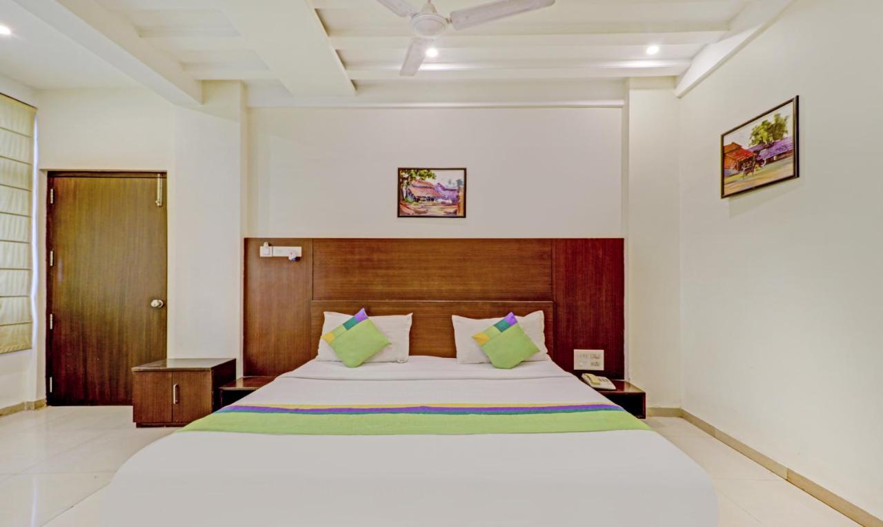 Treebo Trend Loharkar's Family Hotel