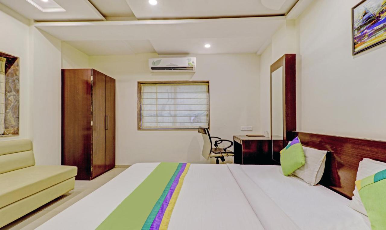 Treebo Trend Loharkar's Family Hotel