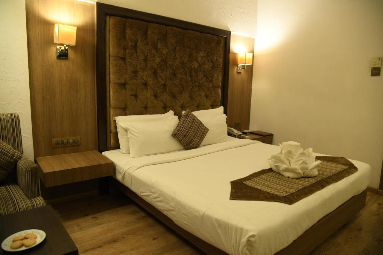 Airport Centre Point 3*