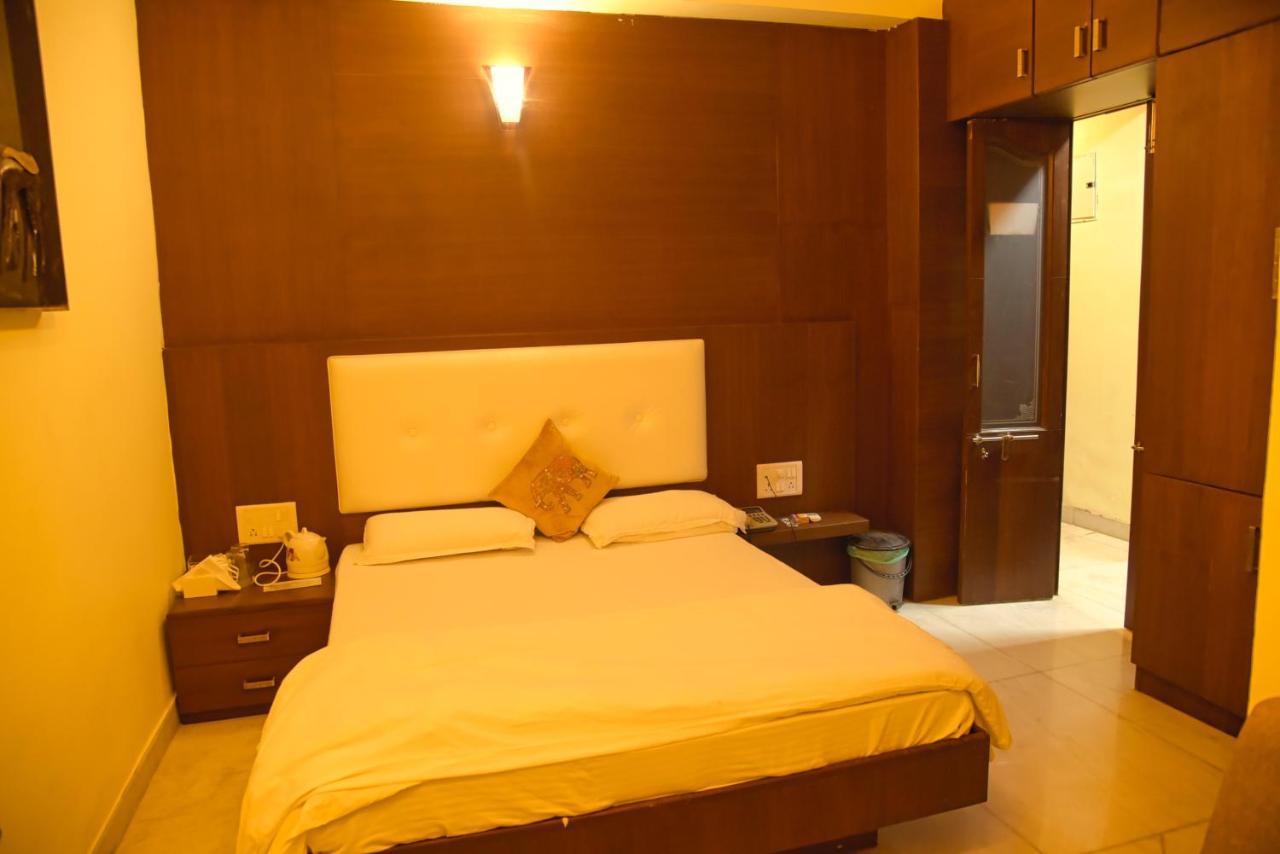 Hotel Royal Palms Luxury Service