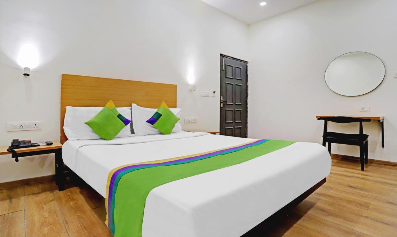 Treebo Trend Orient Avenue 3*
