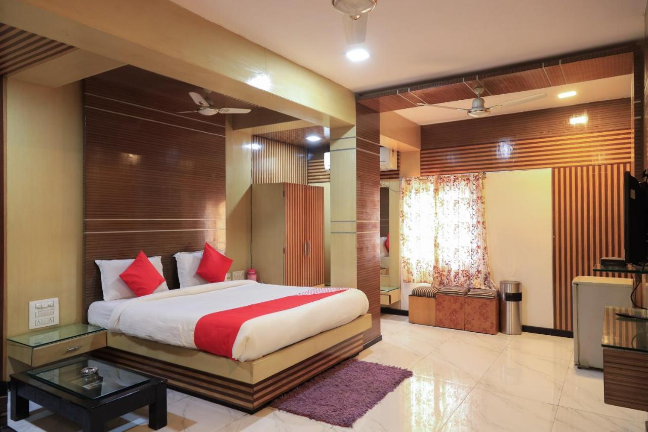 Oyo Flagship 77764 Hotel Rahul Ganeshpeth Colony 3*