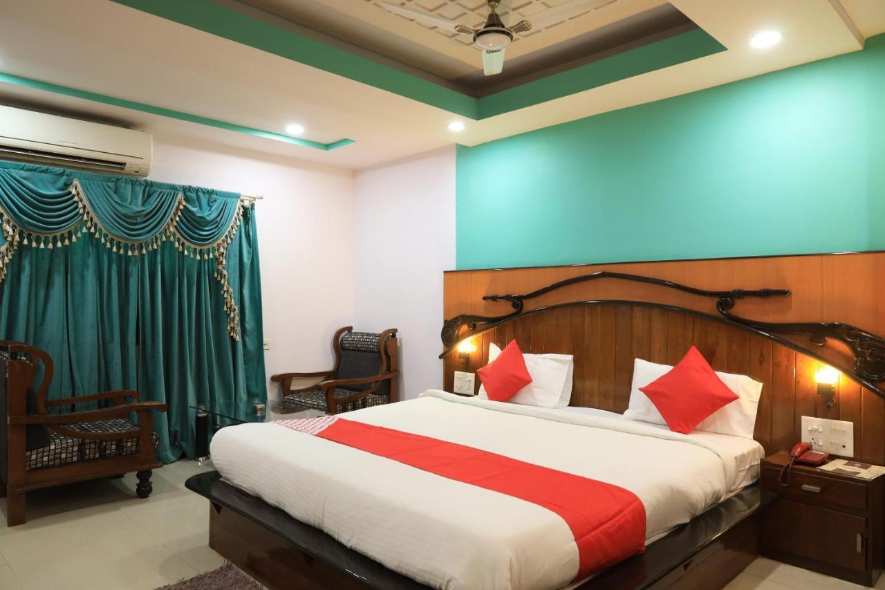Hotel Oyo Flagship 77764 Hotel Rahul Ganeshpeth Colony
